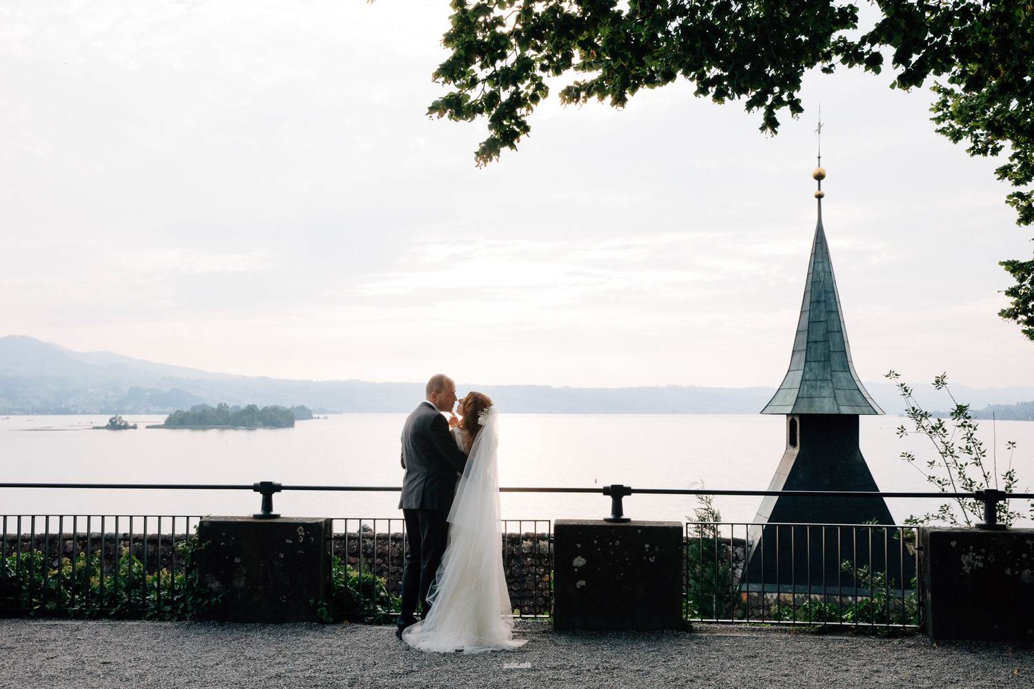 свадьба в цюрихе на озере в швейцарии